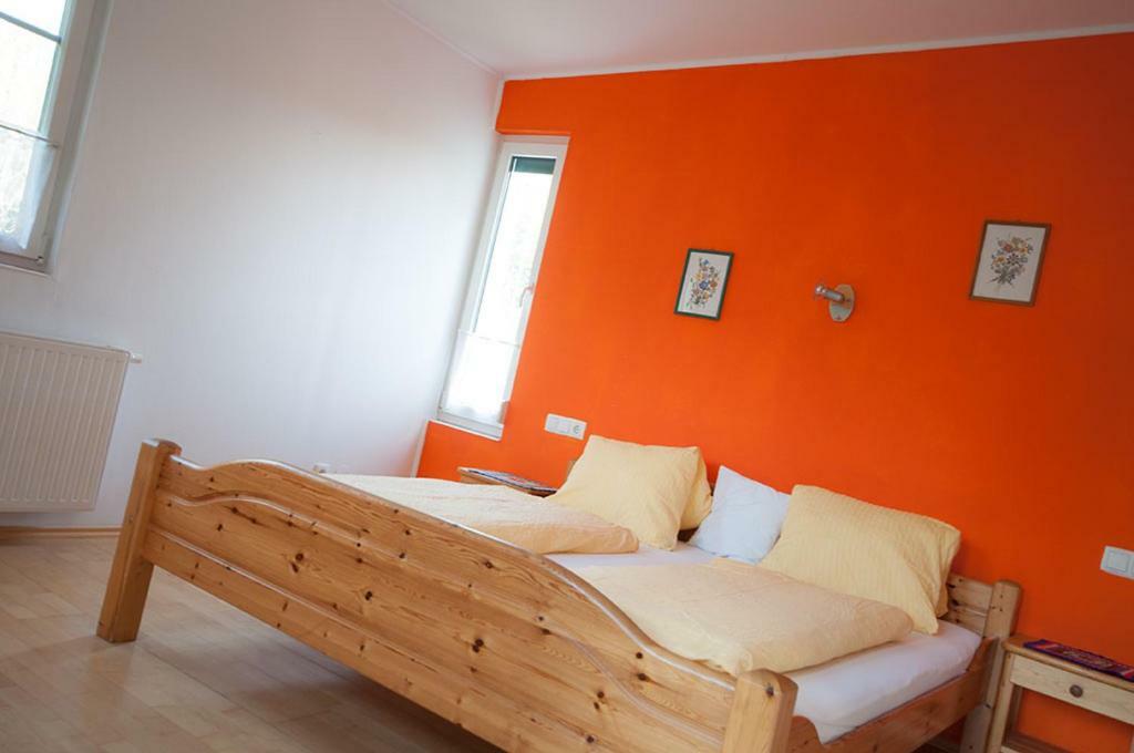 Arkadenhof Flasch Farm stay Worterberg