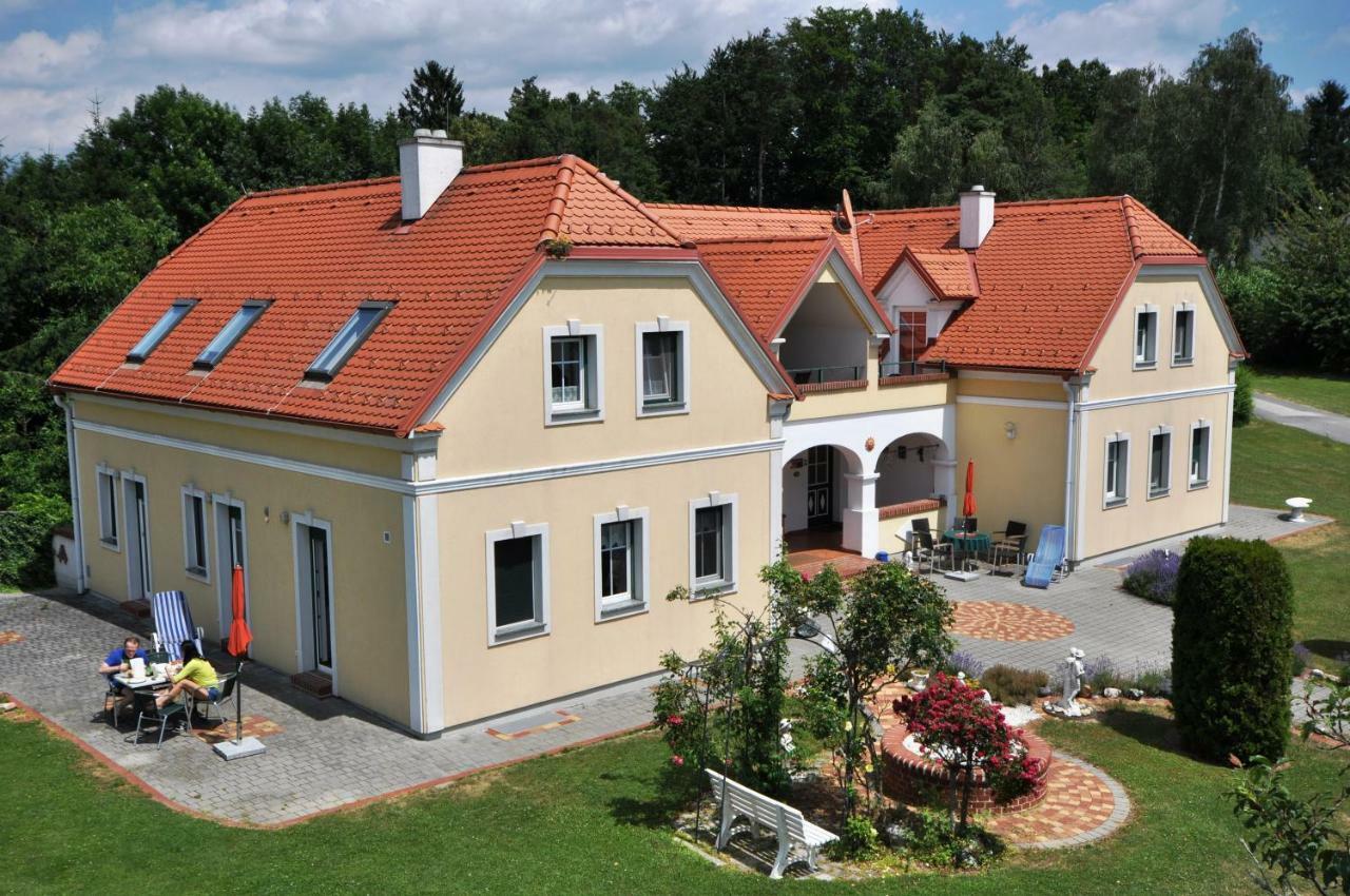 Farm stay Arkadenhof Flasch